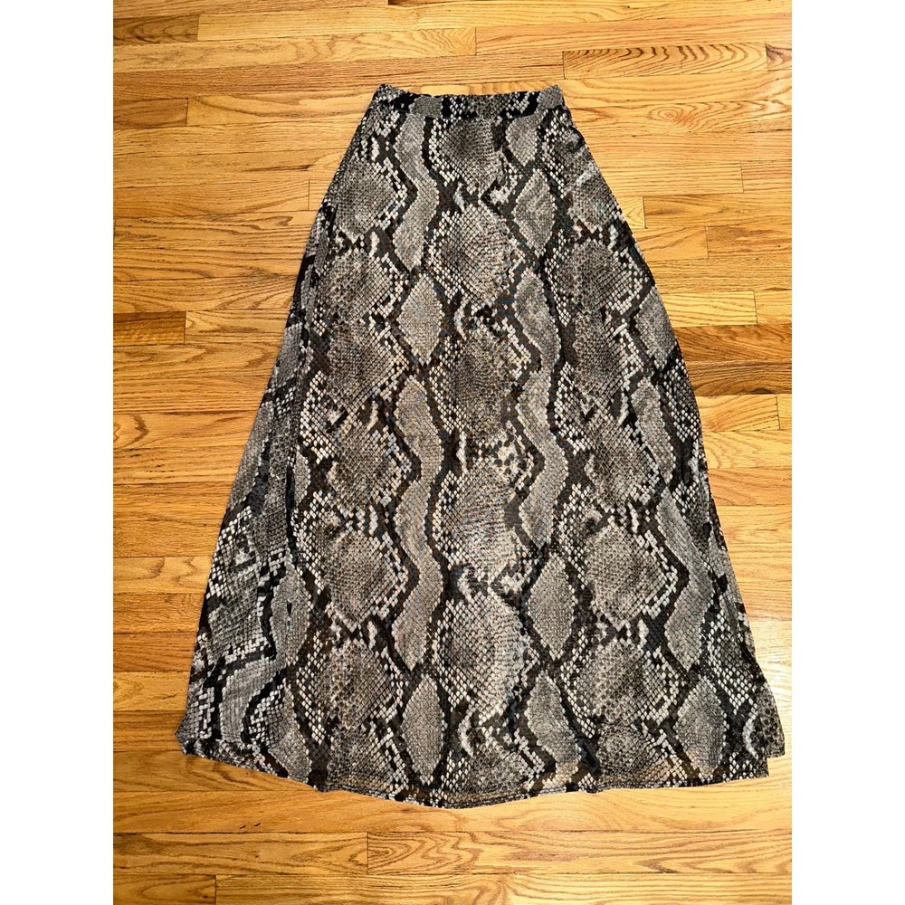 Akira Long Maxi Skirt Women's‎ Medium Gray Snakeskin Print Comfort Elastic Waist